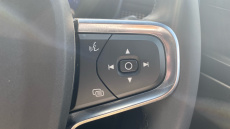 Volvo Xc40 2.0 B4P Plus Dark 5dr AWD Auto Petrol Estate